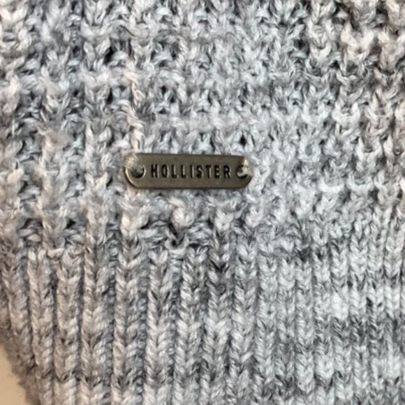 Hollister Heathered Gray Cable Knit Crew Neck Sweater - Picture 4 of 6